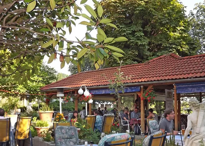 Casa de hóspedes Weisses Ross 2*