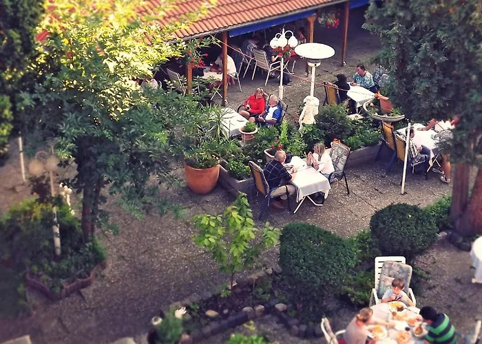 Weisses Ross Casa de hóspedes 2*